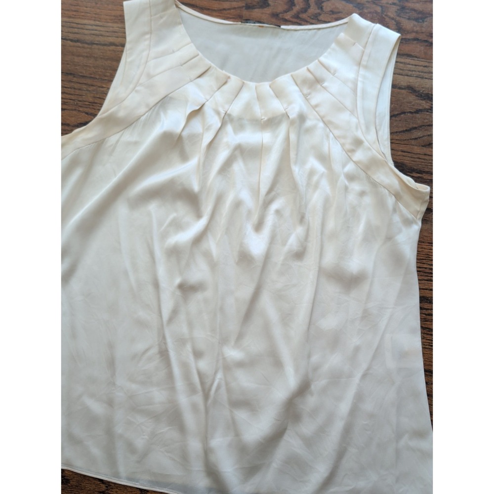Elie Tahari Ivory Silk Sleeveless Blouse Pleated Neckline Elegant Classic Sz L